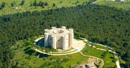 Włochy - tajemniczy Castel del Monte