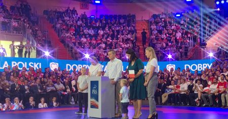 Wybory 2019. Wiceprezes banku jako przedstawiciel polskiej rodziny na konwencji PiS