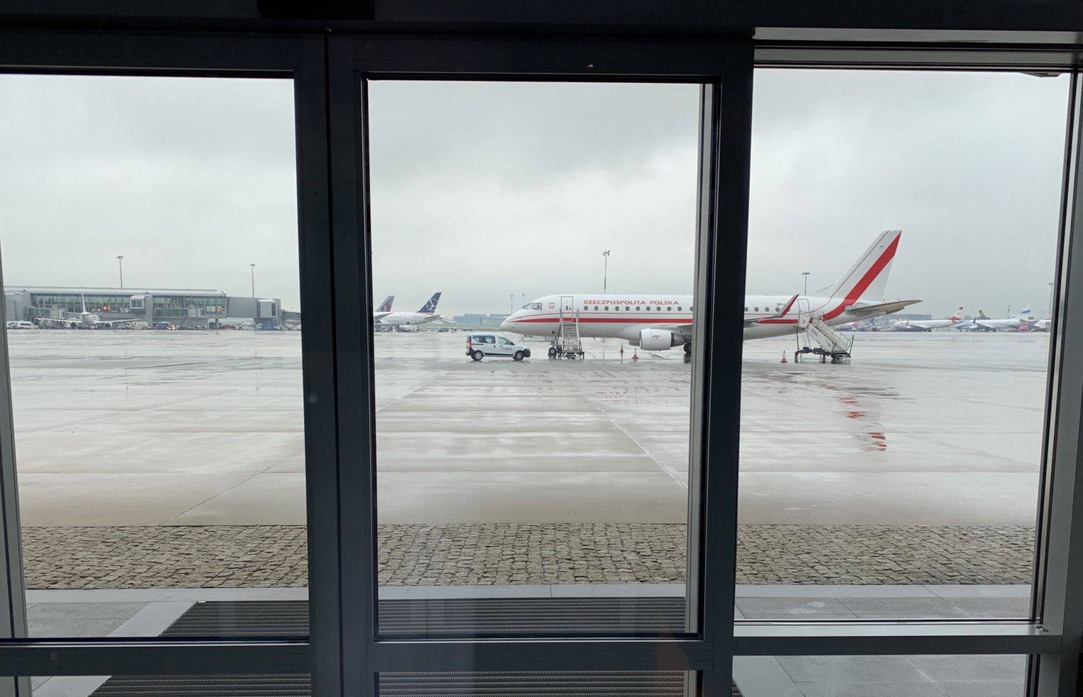 Premier Morawiecki nie może wylecieć do Brukseli. Trwa tam strajk kontrolerów lotów