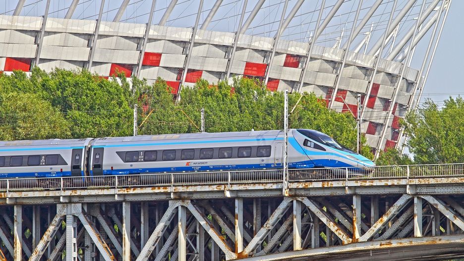 Najpopularniejsze trasy PKP Intercity to Warszawa-Kraków i Warszawa-Trójmiasto