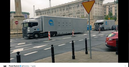 Pracownik Szydło przekonuje, że TVN organizuje marsz PO. Mamy oświadczenie