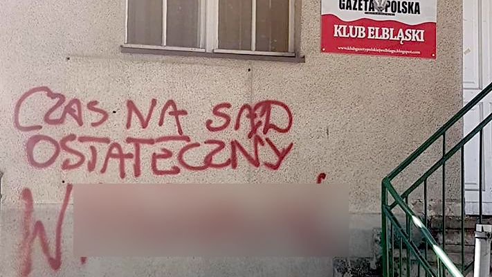 Wulgarny napis umieszczono na budynku biura posła Jerzego Wilka 