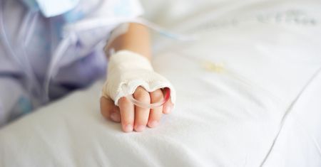 Hakerzy okradli matkę chorego chłopca. Zabrali pieniądze na leczenie