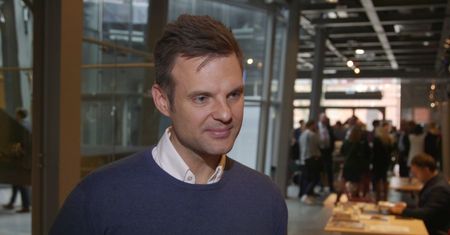 Powstaje pierwszy dom w Polsce z całkowicie solarnym dachem. Wyprodukowana w taki sposób energia pozwoli na całkowite zapotrzebowanie na nią mieszkańców budynku