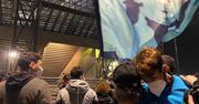 „W rękach Boga” – tysiące osób wychodzi na ulice by oddać cześć Diego Maradonie