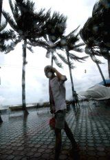 Chiny: tajfun Imbudo szaleje