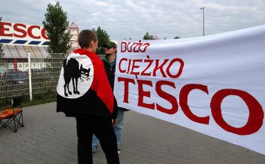 Pikiety przed hipermarketami Tesco