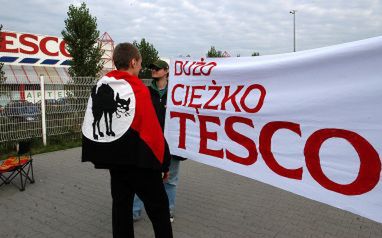 Pikiety przed hipermarketami Tesco