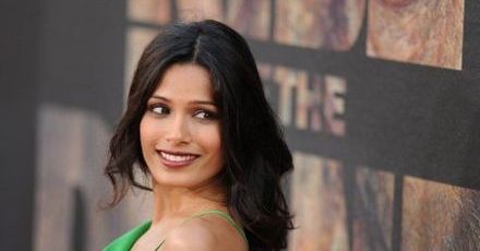 Freida Pinto nie lubi rozmawiać przez internet
