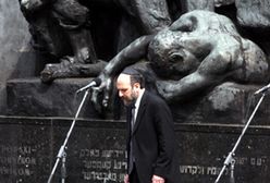 Wywiady z ocalałymi z getta na telebimach