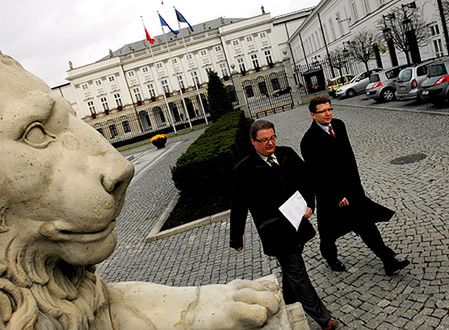 Minister podróżował w towarzystwie handlarza bronią