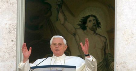 Benedykt XVI: przeżywamy na nowo 2 kwietnia 2005 r.