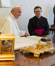 Papież przyjął na audiencji premier Beatę Szydło