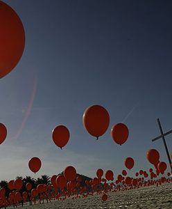 Krzyż w balonikach - przejmujący protest w Brazylii