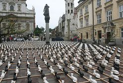 Gronostaje wyskoczyły z ram i... przejść nie można