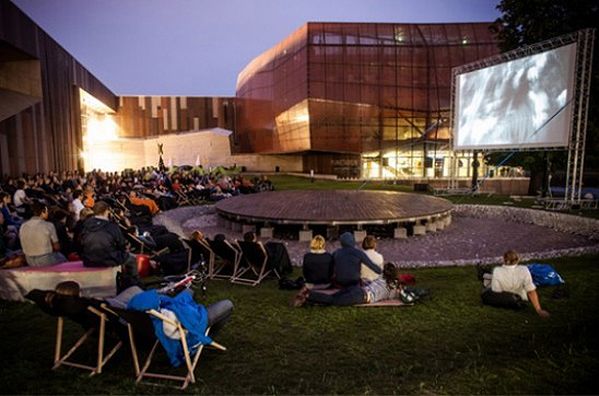 Rusza plenerowe kino letnie w Centrum Nauki Kopernik