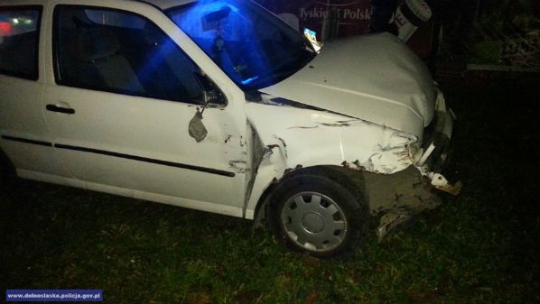 Auto zderzyło się z pociągiem towarowym