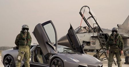 Lamborghini Reventon kontra Panavia Tornado