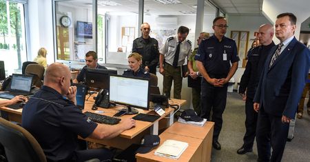 MSWiA: służby odpowiedzialne za bezpieczeństwo na bieżąco monitorują sytuację