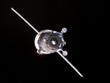 Progress M1-10 zacumował do stacji ISS