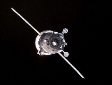 Progress M1-10 zacumował do stacji ISS