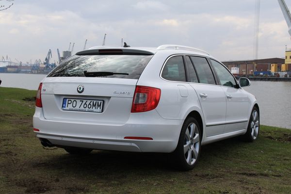 Test: Skoda Superb Combi 1.8 TSI - Supersize me