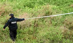 Pod Warszawą odnaleziono ciało 71-latki. Było zakopane