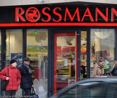 Szaleństwo w Rossmannie. Klientki dosłownie rzucają się na promocje