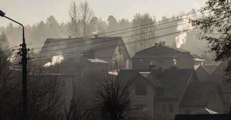 Walka ze smogiem. Tauron sprawdzi, czy prądem można ogrzewać taniej niż popularnymi kopciuchami