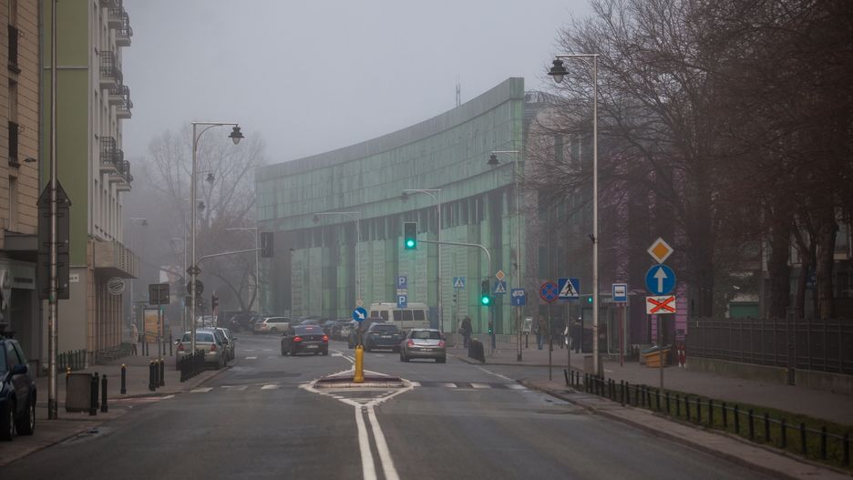 Smog Warszawa - zła jakość powietrza we wszystkich dzielnicach.