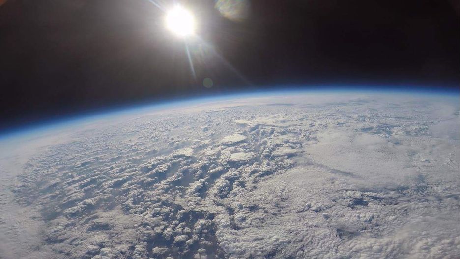 Zdjęcie Ziemi wykonane przez sondę Space in 180