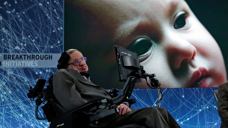Stephen Hawking podczas konferencji "Breakthrough Starshot"