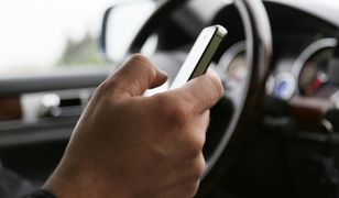 Utrata prawa jazdy za używanie telefonu. Nowe prawo w Wielkiej Brytanii