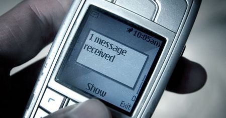 Osobiście nie lubię SMS-ów. Ale fakty wskazują, że jeszcze długo z nami zostaną