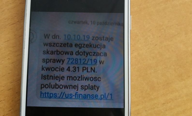 Uwaga na nowe oszustwo. Fiskus ostrzega przed fałszywymi SMS-ami