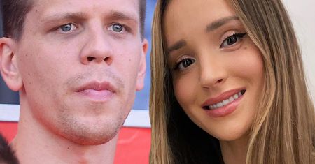 Wojtek Szczęsny uczcił rocznicę ślubu. Szczegół w tle na zdjęciu rozbawił Marinę. Jego komentarz? "A ch*j"