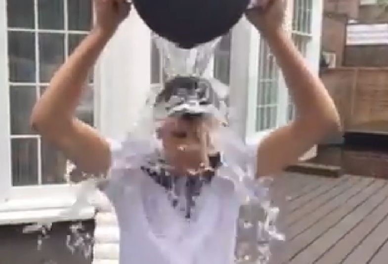 Wojciech Szczęsny wziął udział w ALS Ice Bucket Challenge! [wideo]