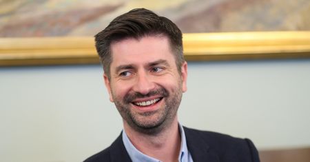 Robert Biedroń kandydatem Lewicy na prezydenta? Krzysztof Śmiszek o tajemniczych postach szefa Wiosny