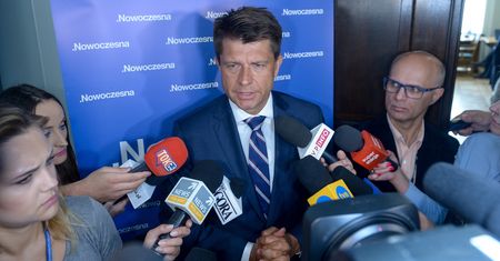 "Zakaz pracy dla studentów". Nowoczesna tłumaczy się z kontrowersyjnego pomysłu