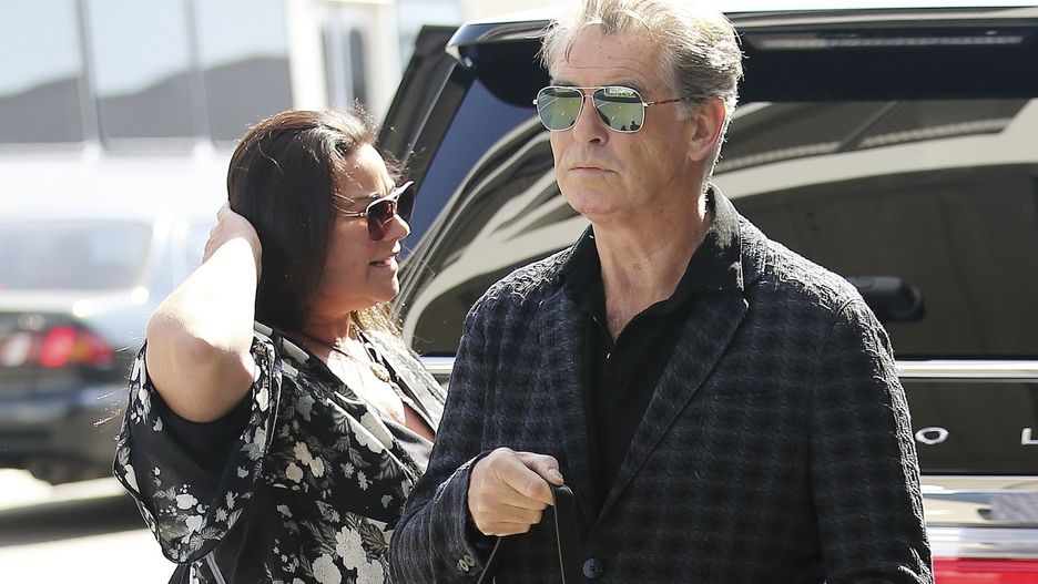Pierce Brosnan jest szczęśliwym mężem