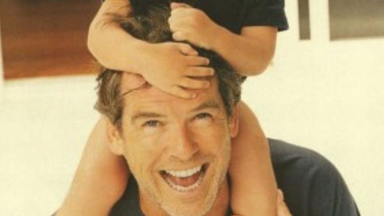 Pierce Brosnan jest szczęśliwym tatą kilkorga dzieci, w tym Parisa