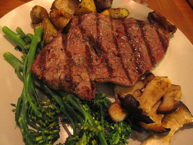 Przed snem nie należy się objadać 