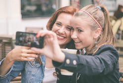 "Nadgarstek selfie". Lekarze przestrzegają przed robieniem sobie zbyt wielu zdjęć