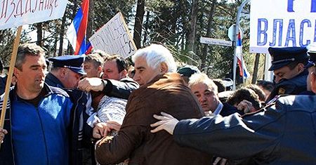 Inwalidzi wojenni zaatakowali policję w Banja Luce