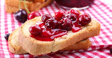 Szykuj się na drożyznę w sklepach. Ceny mrożonych owoców, soków i dżemów w górę