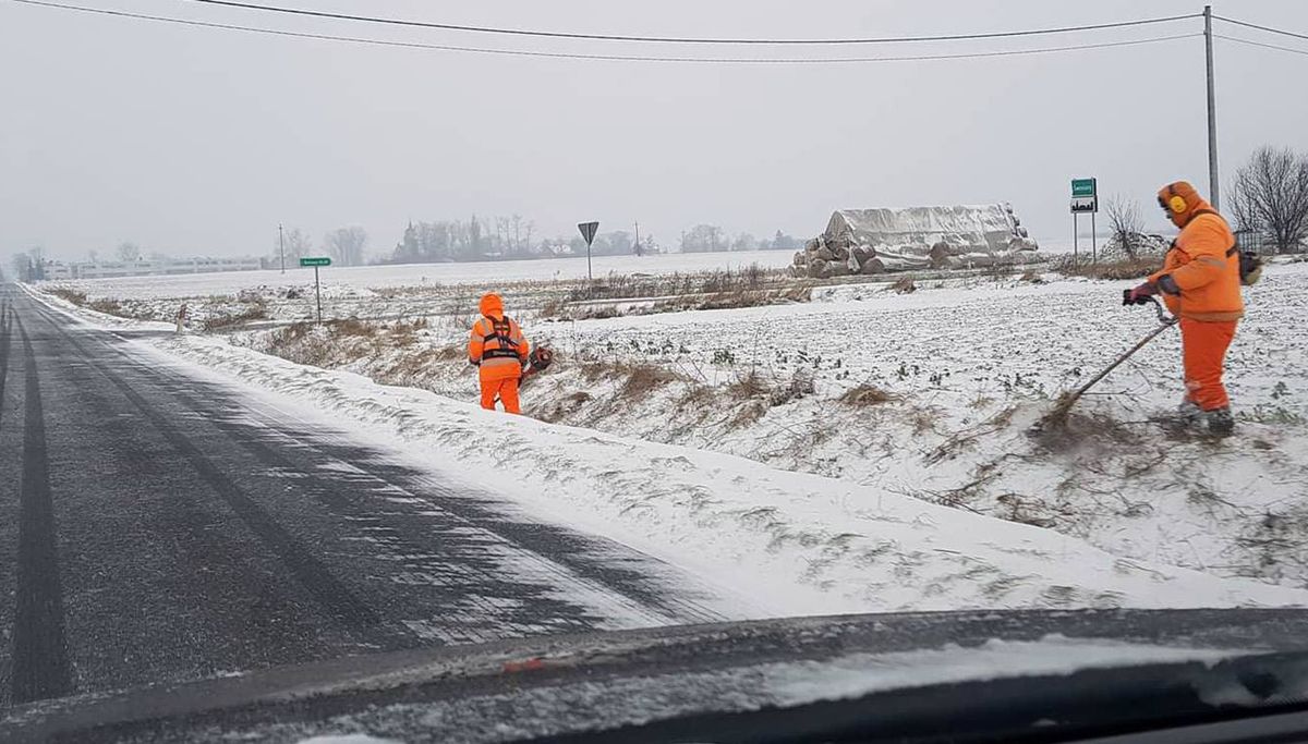 Zima zaskoczyła drogowców? Nie, to drogowcy chcą w tym roku zaskoczyć zimę