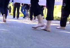 Szli boso do Morskiego Oka w proteście przeciwko wykorzystywaniu koni