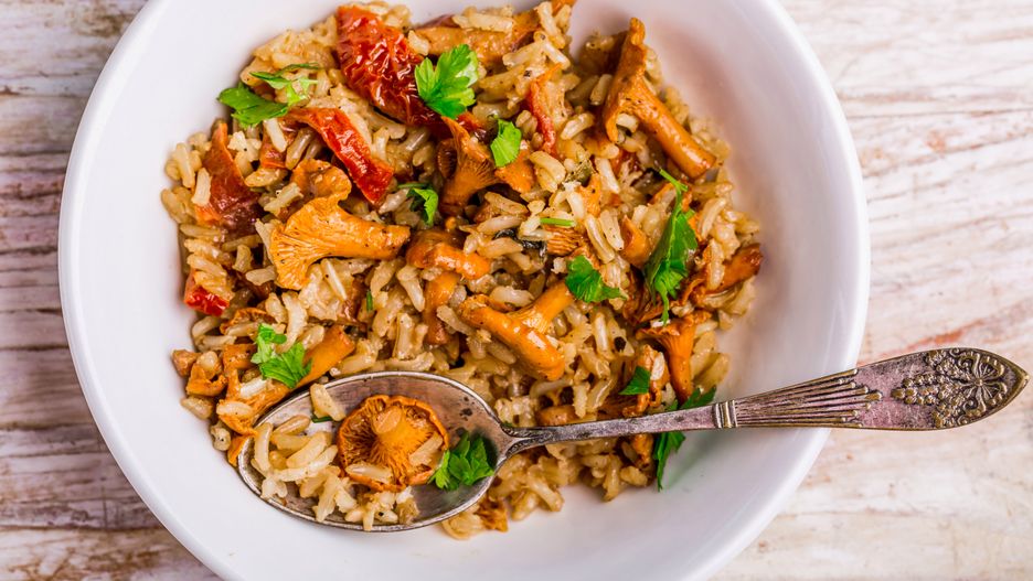 Risotto z kurkami i suszonymi pomidorami. Idealne danie na romantyczną kolację