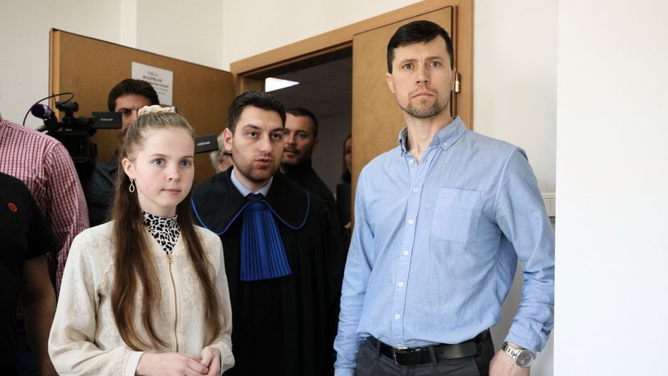 Denis Lisov z najstarszą córką Sofią (Warszawa).