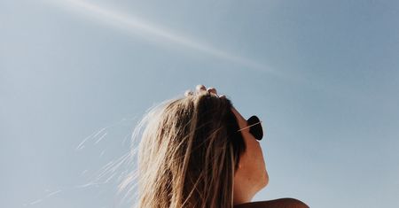 Jak dbać o włosy blond i rozjaśniane?